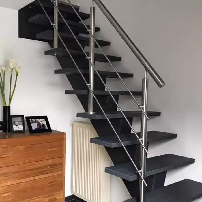 Escalier moderne pour nouvelle habitation metal